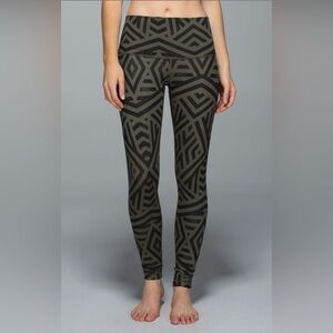 Lululemon Women’s Wunder Under Pant Full-On Green/Black Size 2